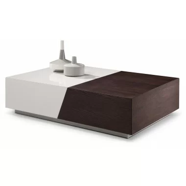 J&M Furniture W P567A Coffee Table