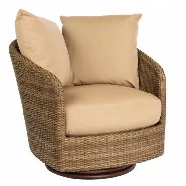 Woodard Saddleback Swivel Bucket Lounge Chair in Mocha