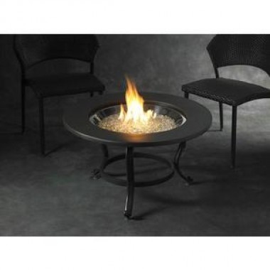 Outdoor Greatroom Company Saturn Fire Pit Table - Lifestyle